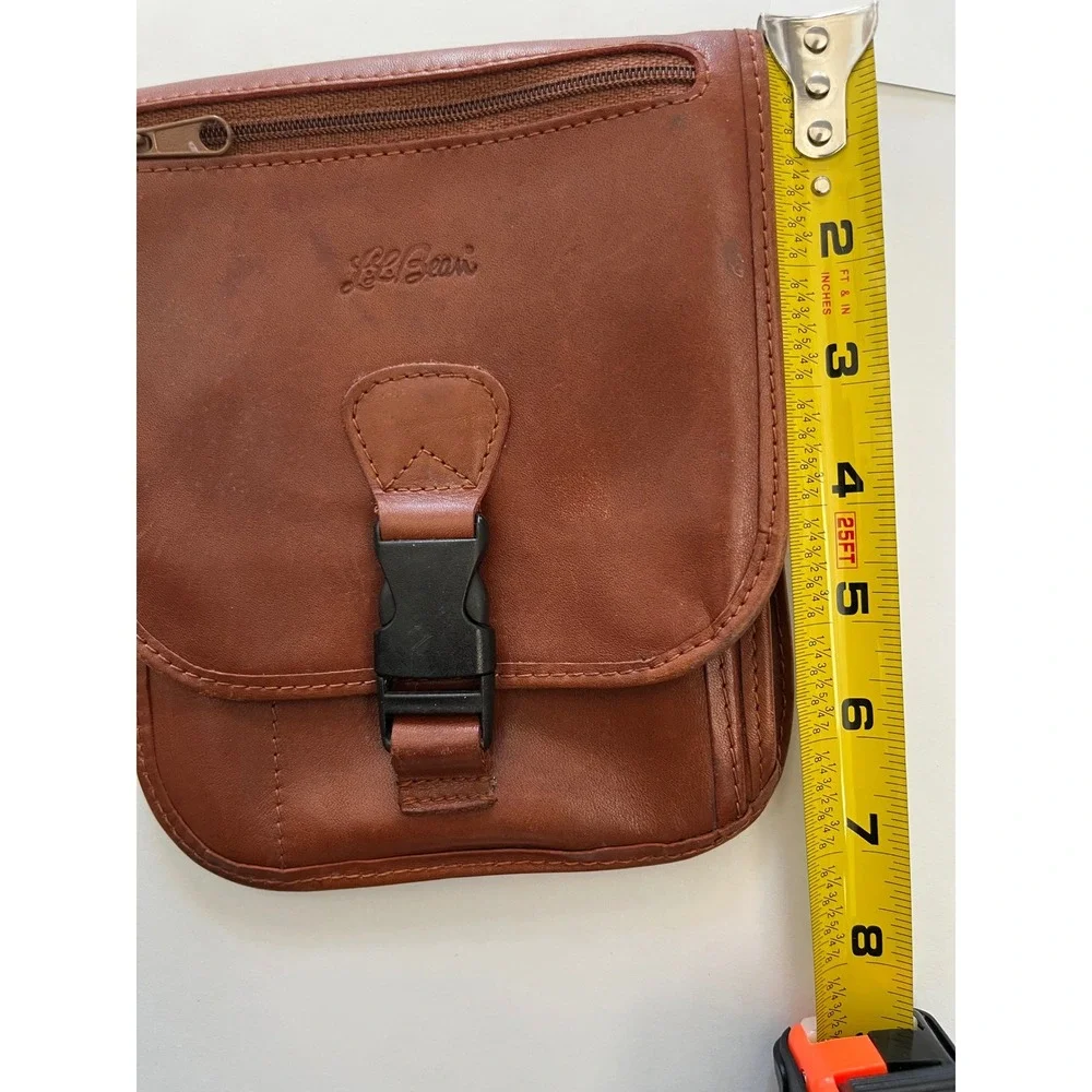 L.L. Bean Full Grain Leather Bi Fold Wallet Organizer Brown Zip Pouch Travel‎
